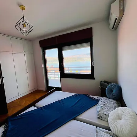 Chez Michi Floor Apartment